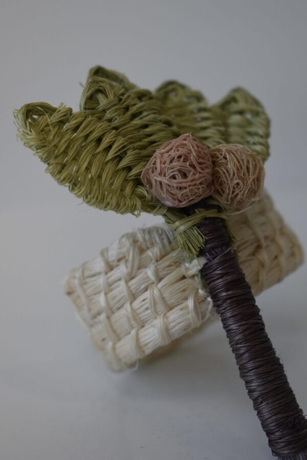 Napkin ring with natural fibers